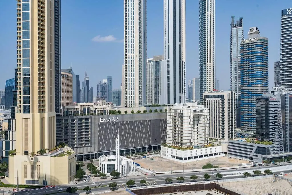 Vogue Mag318 Downtown Dubai Skyline View With Steps From Burj Khalifa And Dubai Mall